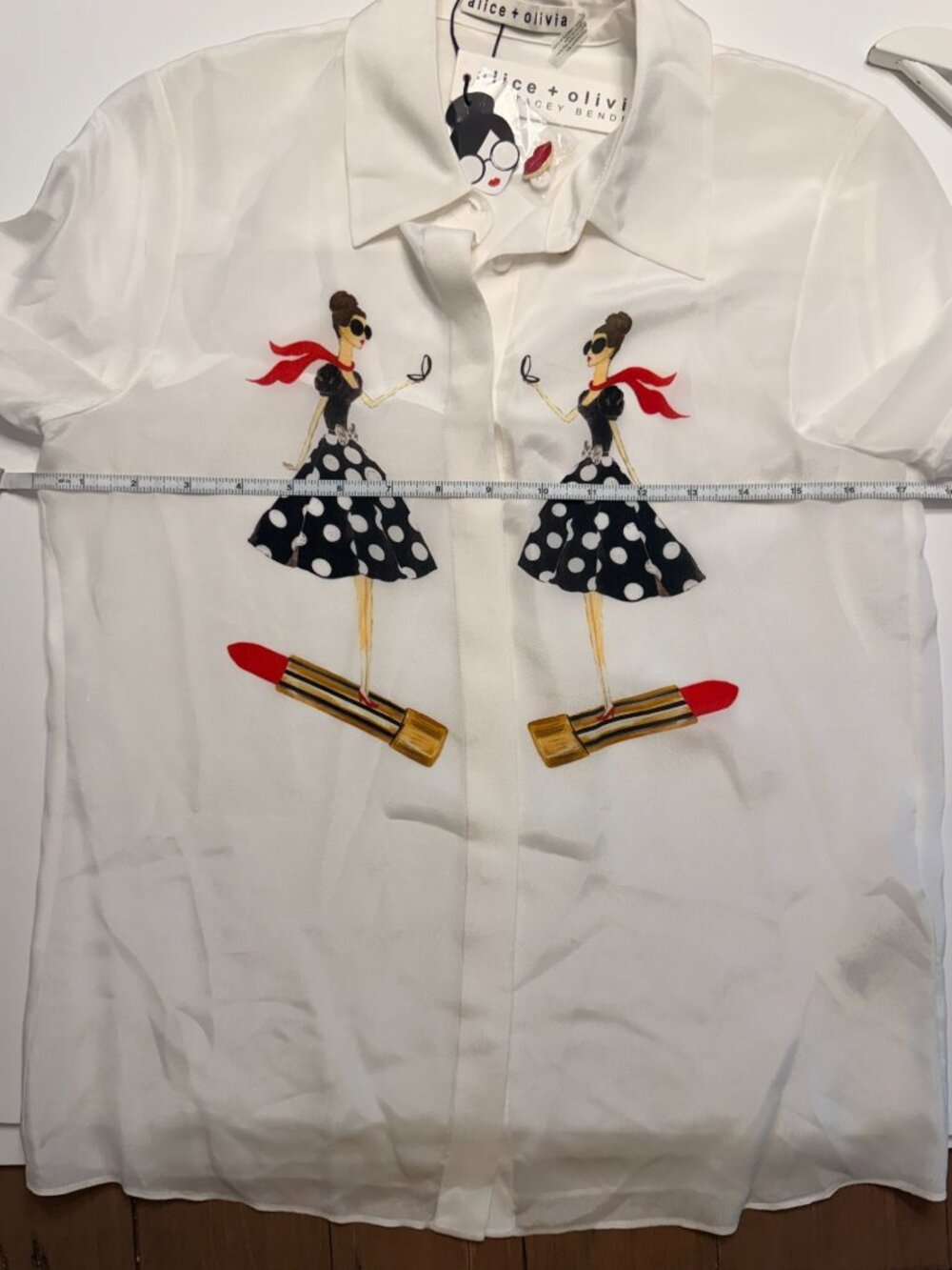 Alice + Olivia Willa I Am Woman Silk Blouse XS Lipstick Graphic NWT $350 - Picture 11 of 15
